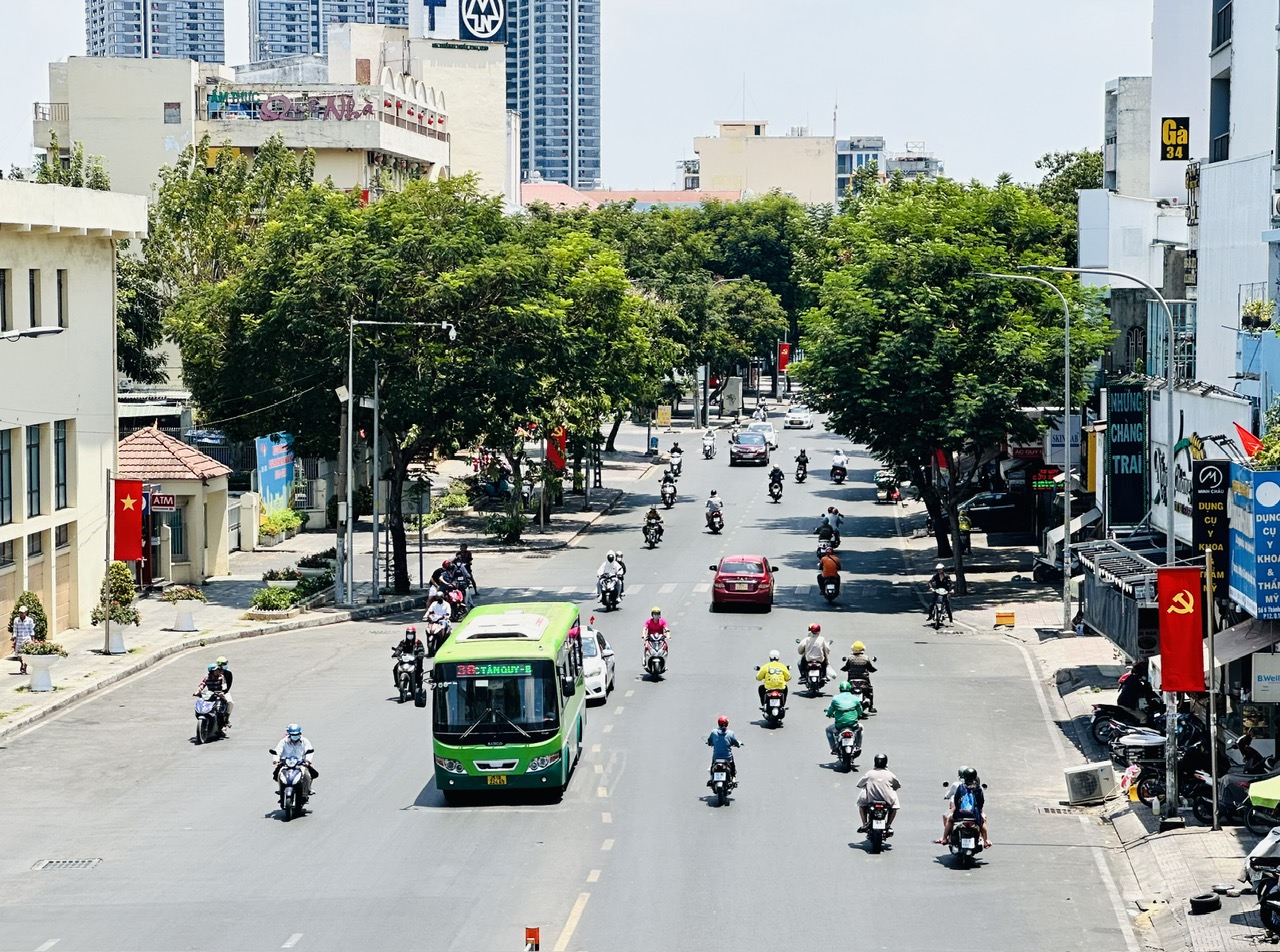 Nam bộ nắng nóng kéo dài đến cuối tuần- Ảnh 1.