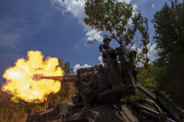 Nga dồn dập tấn công khi Ukraine nhận vũ khí viện trợ "nhỏ giọt"