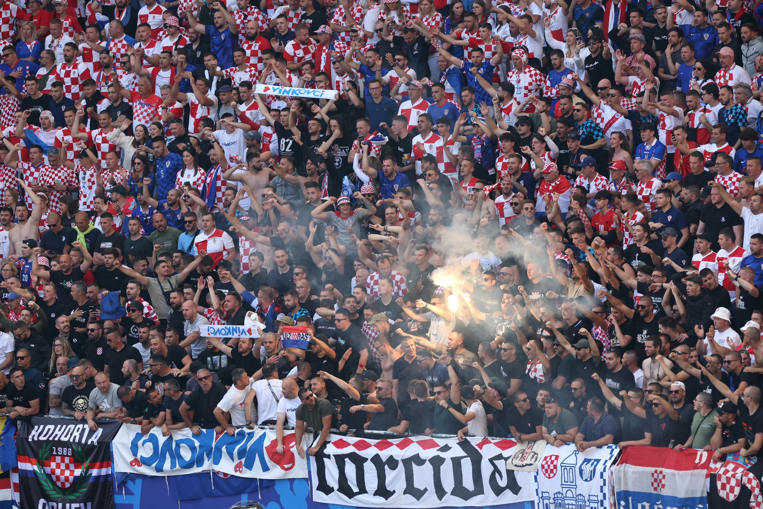 Serbia dọa bỏ EURO 2024, số phận của đội tuyển Anh như thế nào?