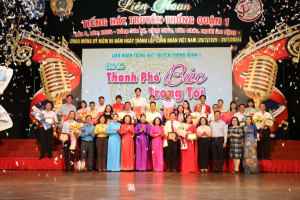 TP.HCM: P.Cầu Ông Lãnh đạt giải nhất Liên hoan tiếng hát truyền thống Q.1 lần 4