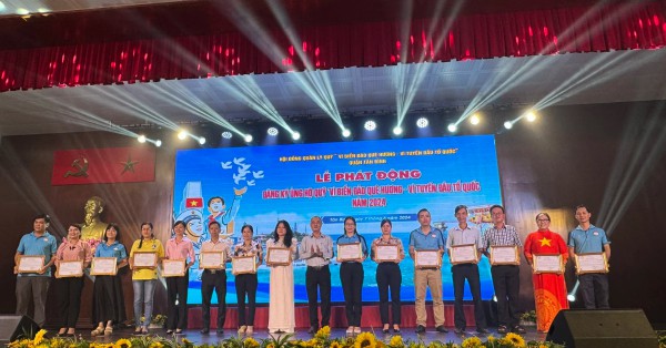 TP.HCM: Q.Tân Bình ủng hộ quỹ Vì biển đảo quê hương 1,5 tỉ đồng
