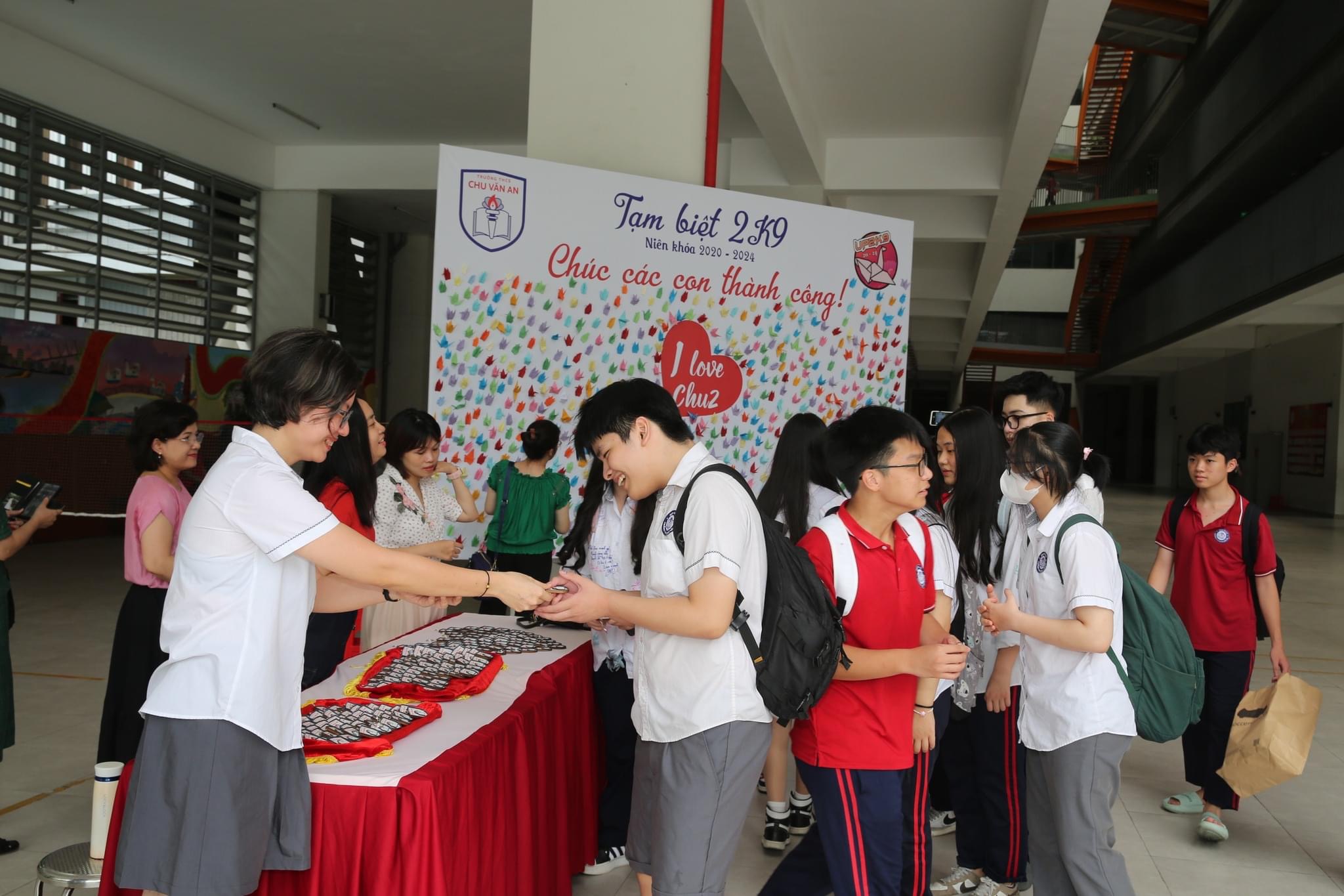 Thầy cô Hà Nội nhắn nhủ yêu thương tới học trò trước kỳ thi vào lớp 10- Ảnh 1.