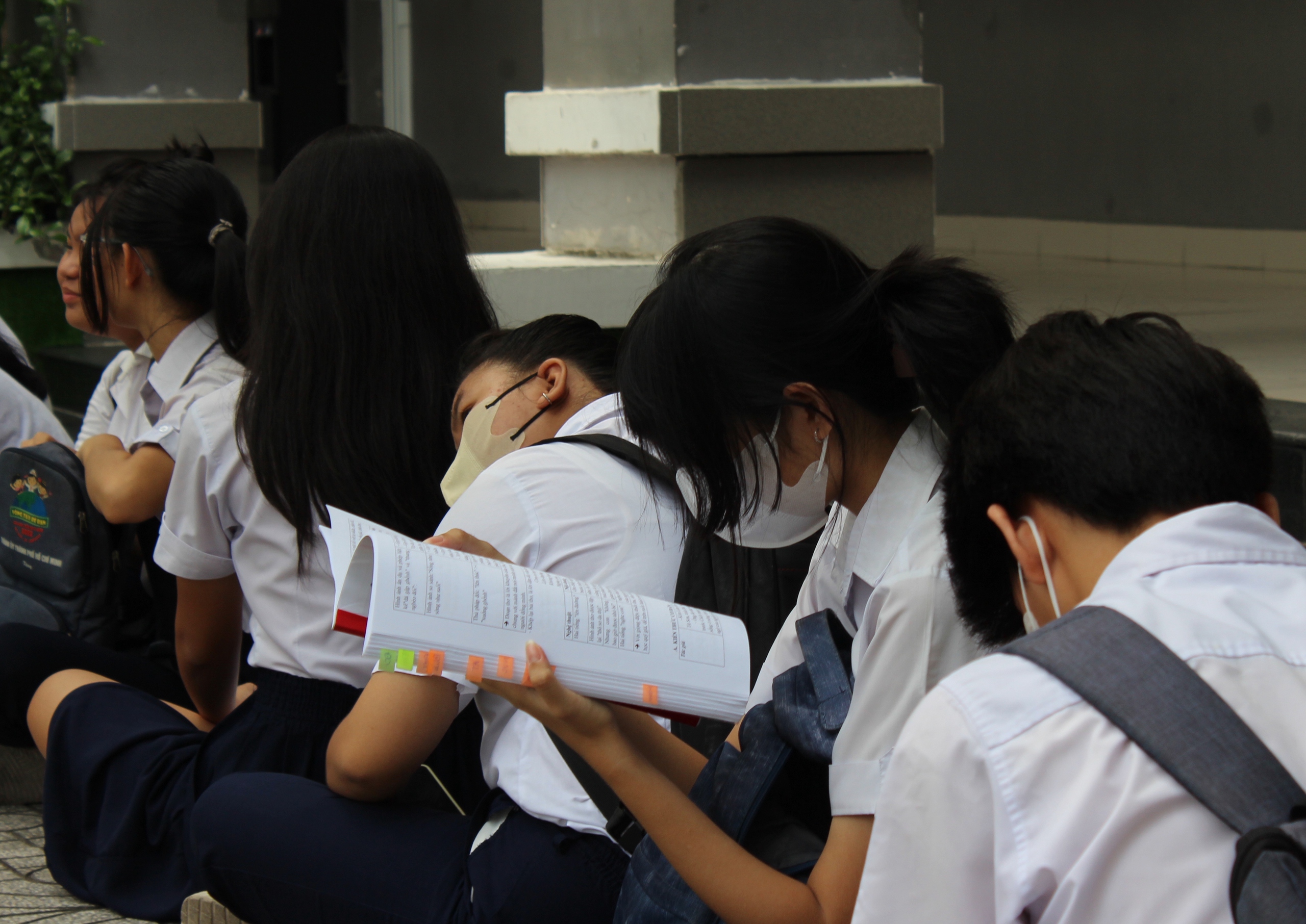 Thi tuyển sinh lớp 10: Đừng lỡ dở tương lai vì giấc ngủ trưa!- Ảnh 1.