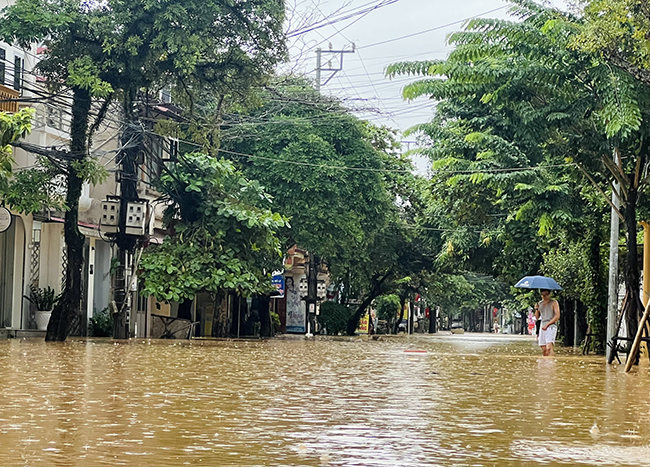 Tin tức thời tiết hôm nay 5.6.2024: Miền Bắc bước vào đỉnh điểm mưa lớn- Ảnh 1.