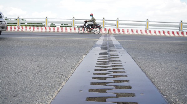 Quảng Ngãi: Dời thời điểm 'đóng đường' sửa chữa cầu Trà Khúc 2