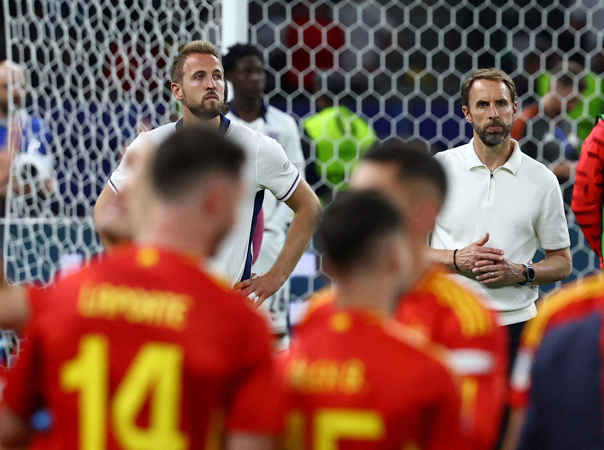 Đội tuyển Tây Ban Nha ‘tiến hóa’ và vô địch, còn người Anh thì sao?