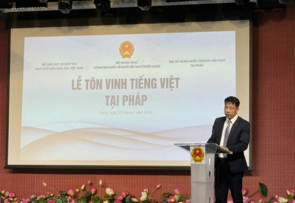 Khai trương Tủ sách tiếng Việt phục vụ cộng đồng năm 2024 tại Pháp