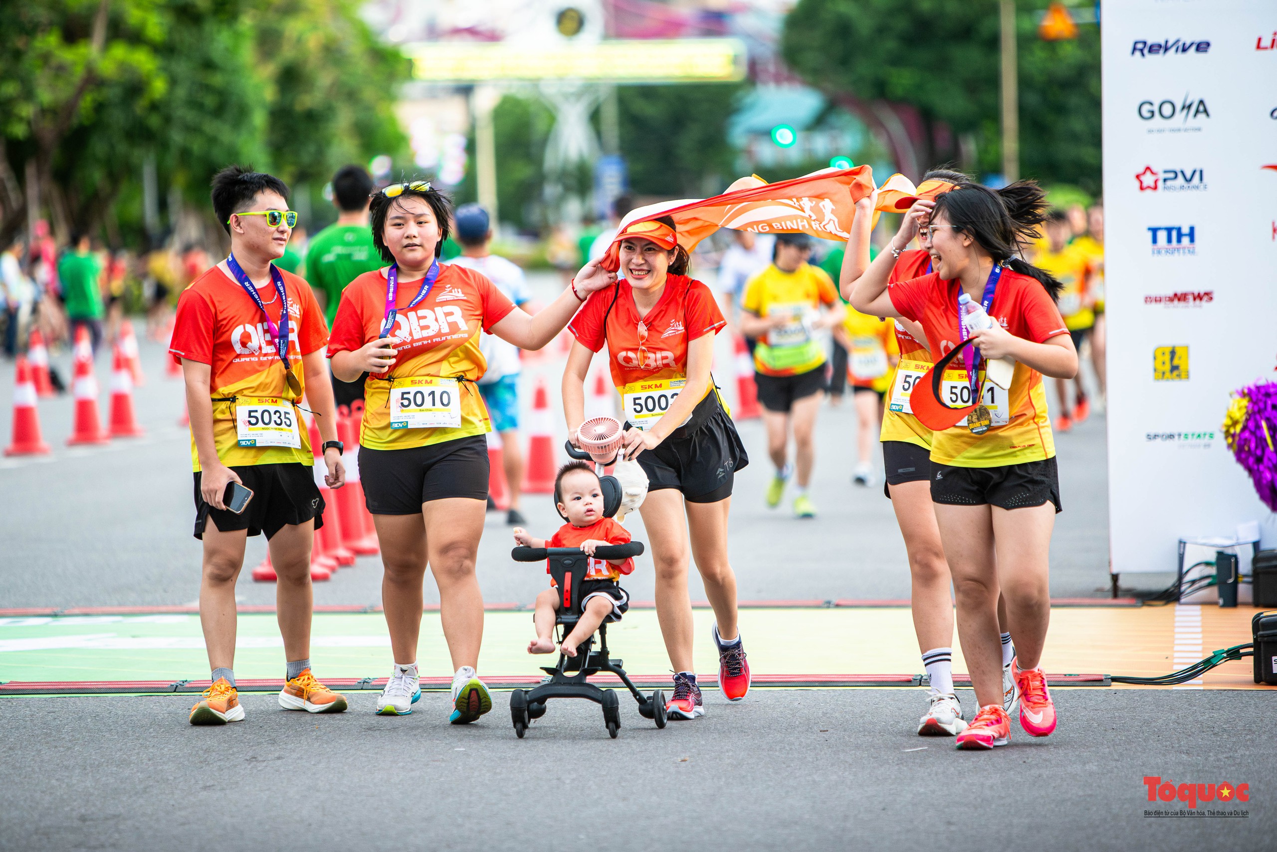 Ấn tượng giải chạy marathon  “Quang Binh International Marathon 2024” - Ảnh 8.