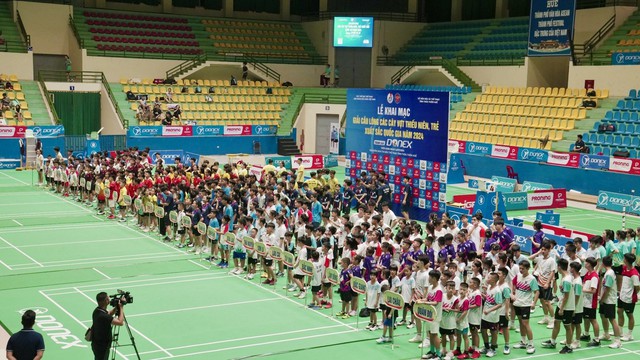 Hơn 400 VĐV tham dự Giải Cầu lông các cây vợt thiếu niên, trẻ xuất sắc quốc gia năm 2024 - Ảnh 1.