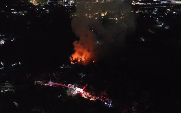 Khánh Hòa: Đám cháy bùng phát dữ dội tại nhà kho chứa nhang trầm