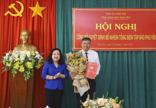 Nhà báo Nguyễn Khánh Minh giữ chức Tổng biên tập Báo Phú Yên