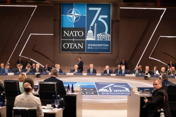 Thượng đỉnh NATO nhấn mạnh tình đoàn kết và mở rộng hợp tác