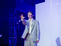 S.T Sơn Thạch khóc và xin lỗi khán giả trên sân khấu Anh trai vượt ngàn chông gai