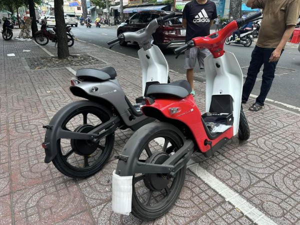 Xe máy điện Honda Cub E đầu tiên về Việt Nam