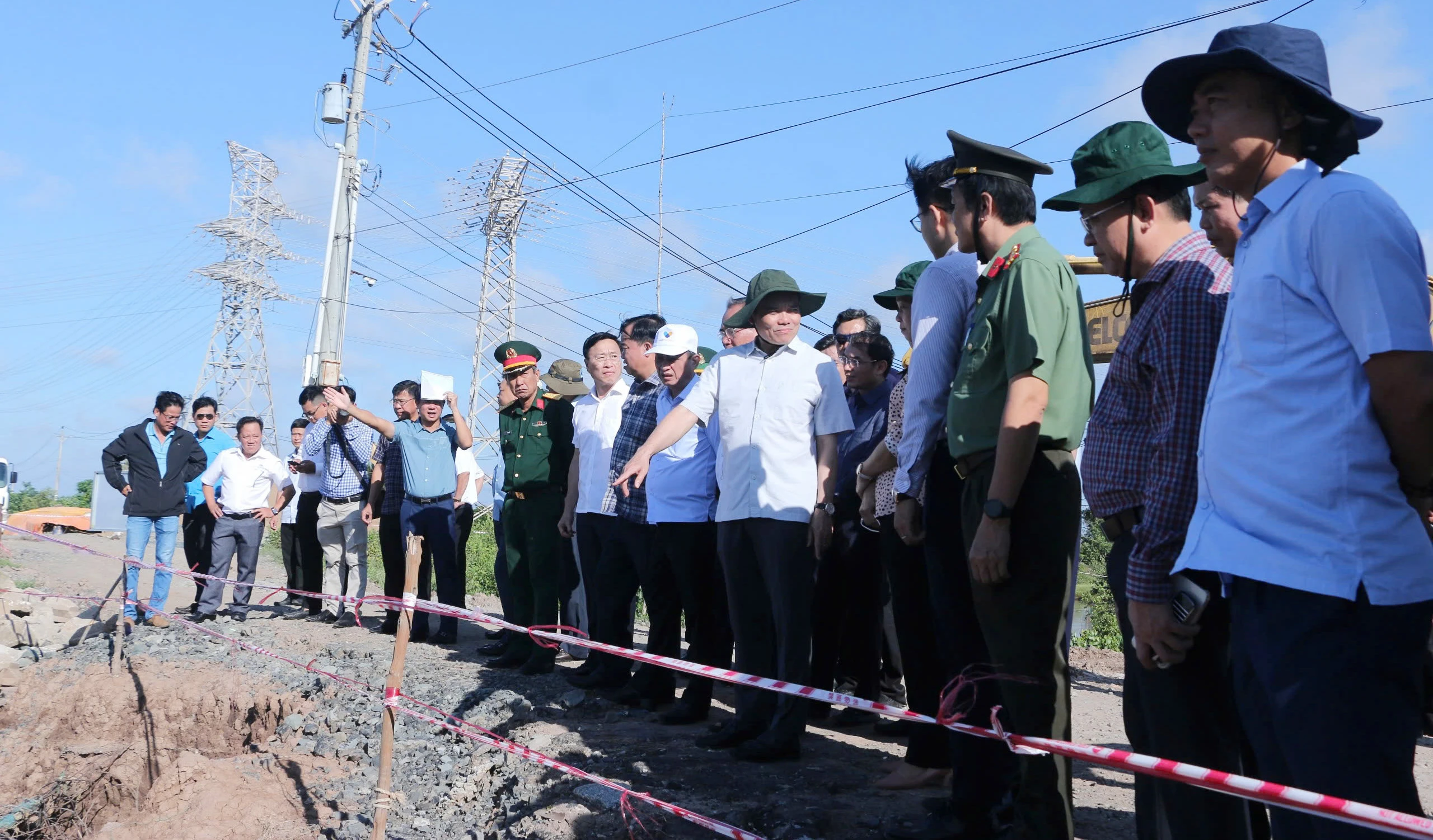 Phó thủ tướng Trần Lưu Quang làm việc với Bạc Liêu và Cà Mau về sạt lở