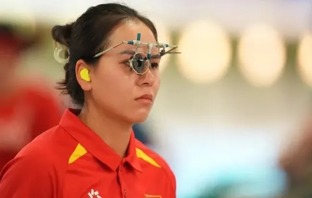 Xạ thủ Trịnh Thu Vinh nhận thưởng nóng sau thành tích vào chung kết 25m súng ngắn thể thao nữ tại Olympic - Ảnh 1.