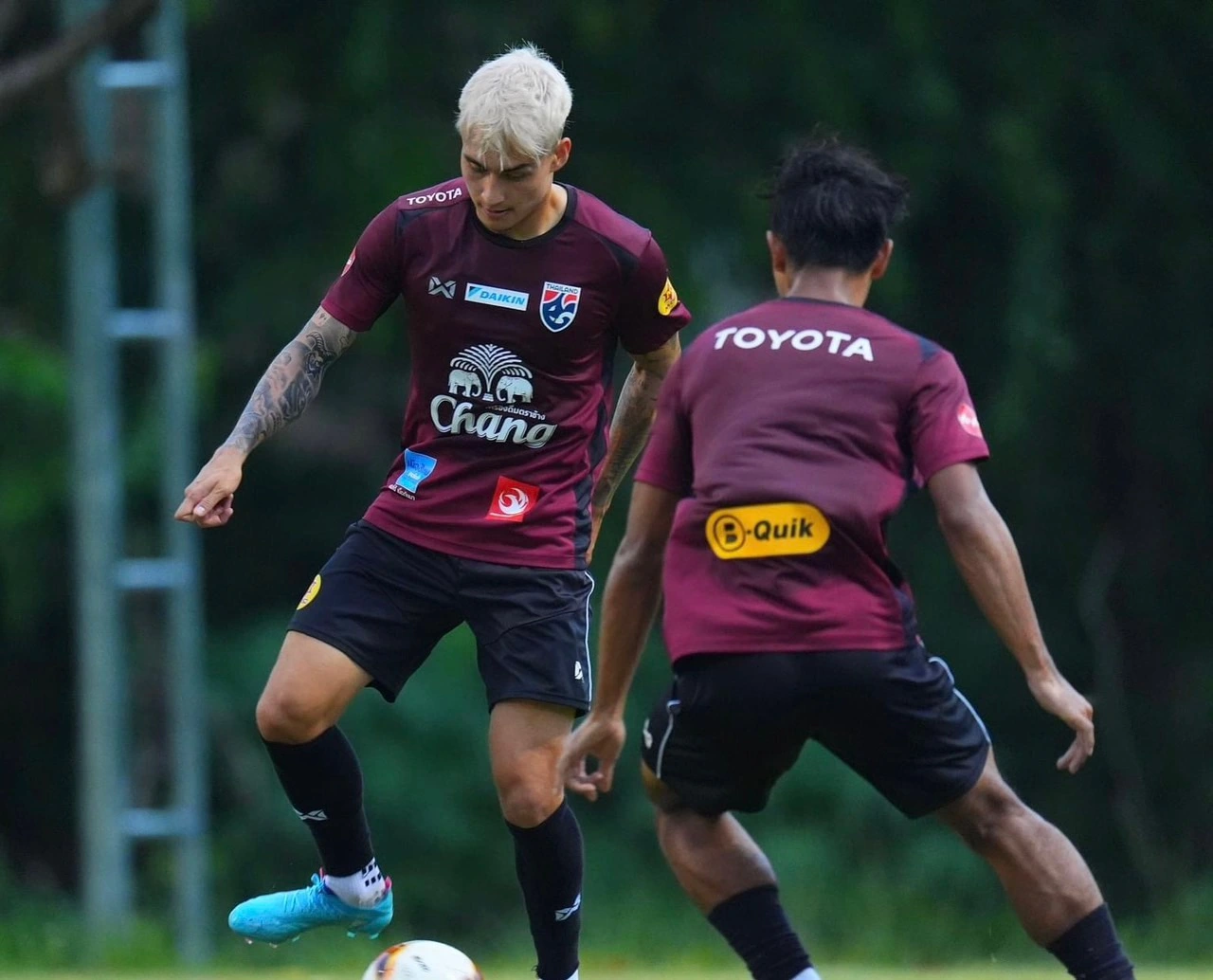 Thái Lan sẽ dốc ‘cạn vốn’ cho cuộc chiến với đội tuyển Việt Nam Thái Lan sẽ dốc ‘cạn vốn’ cho cuộc chiến với đội tuyển Việt Nam