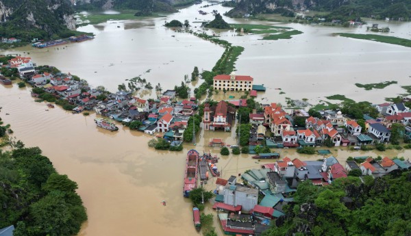 'Sống ngâm da, chết ngâm xương' ở rốn lũ Kênh Gà