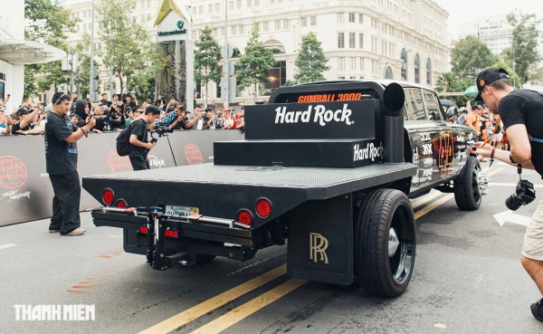 Bán tải Rolls-Royce, 'hàng độc' tại ngày hội siêu xe Gumball 3000