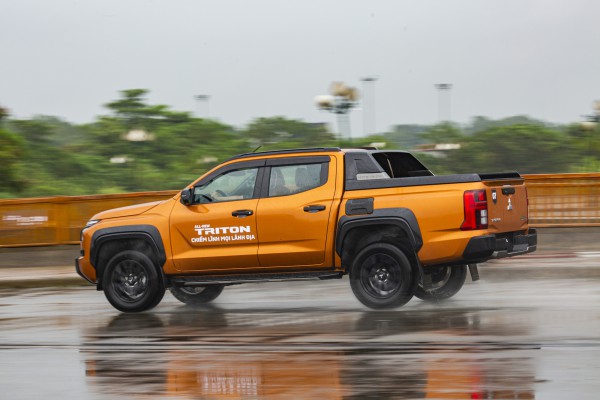 Mitsubishi Triton 2025 có đủ sức 'đấu' Ford Ranger?