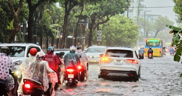 TP.Đà Nẵng: Mưa lớn kéo dài, chính quyền sẵn sàng phương án sơ tán người dân