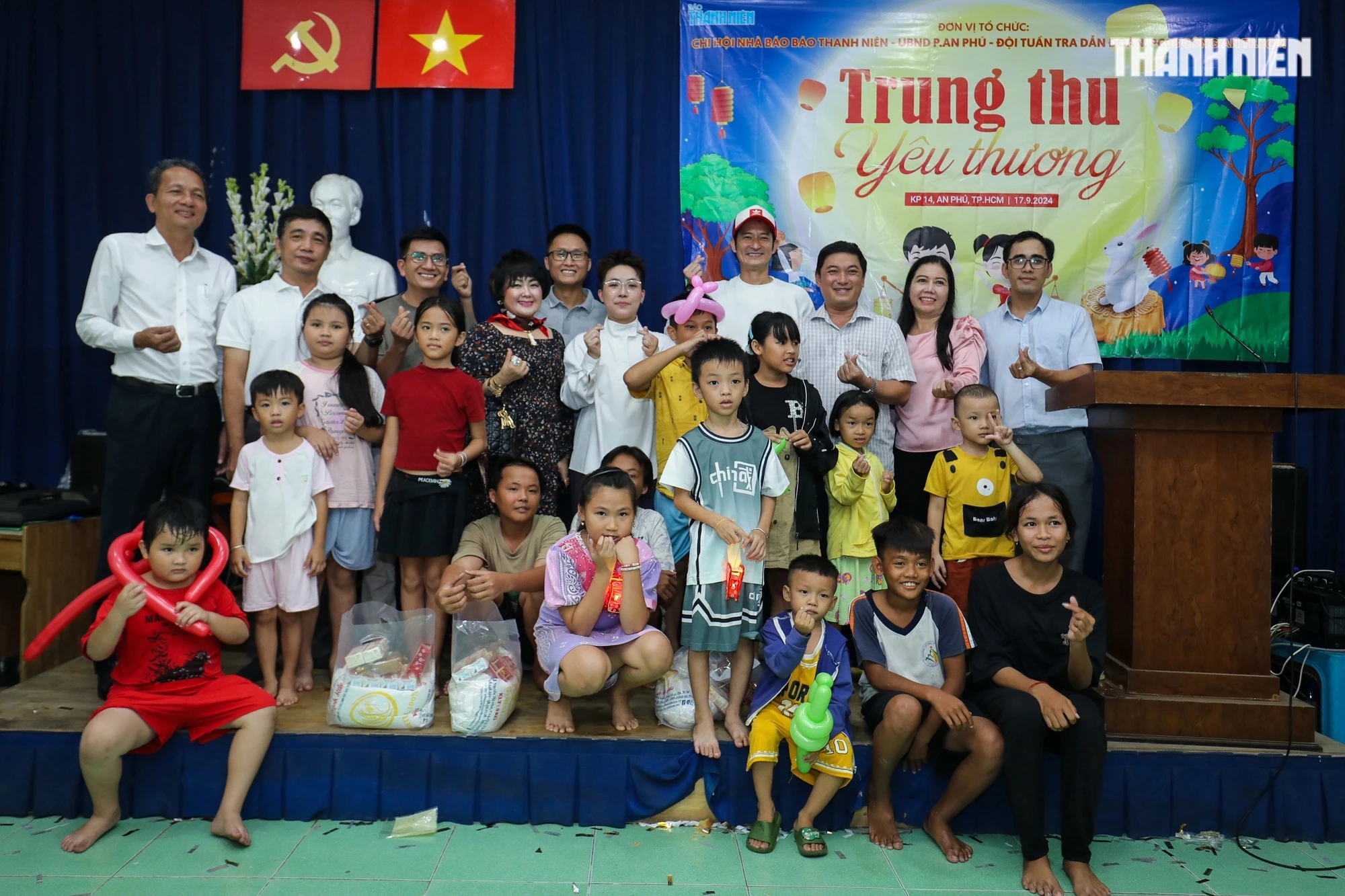 Báo Thanh Niên tổ chức Trung thu yêu thương cho trẻ em xóm trọ ở TP.HCM