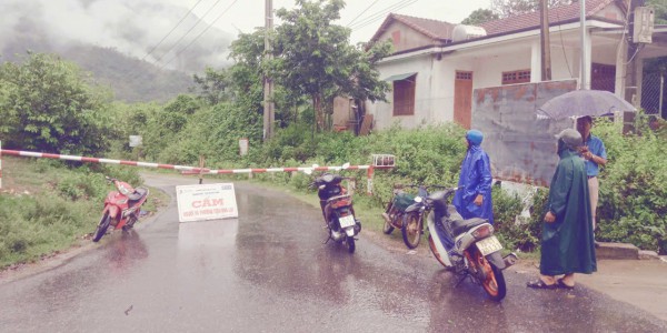 Quảng Trị: Mưa lớn, nhiều ngầm tràn ở miền núi đã ngập, địa phương lập chốt gác