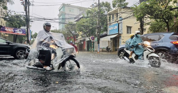 TP.Đà Nẵng: Mưa lớn kéo dài, chính quyền sẵn sàng phương án sơ tán người dân