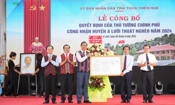 Thừa Thiên - Huế: H.A Lưới công bố thoát nghèo