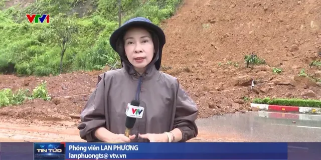 Phóng viên VTV lên sóng trực tiếp từ 1 giờ đêm ở vùng lũ - Ảnh 8.