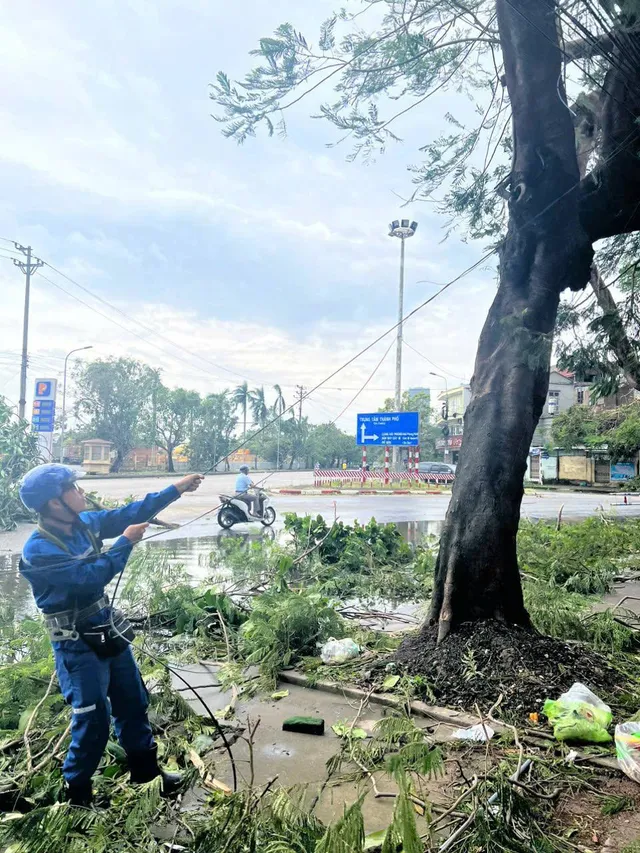 Cơ bản khôi phục mạng viễn thông các tỉnh phía Bắc - Ảnh 1.