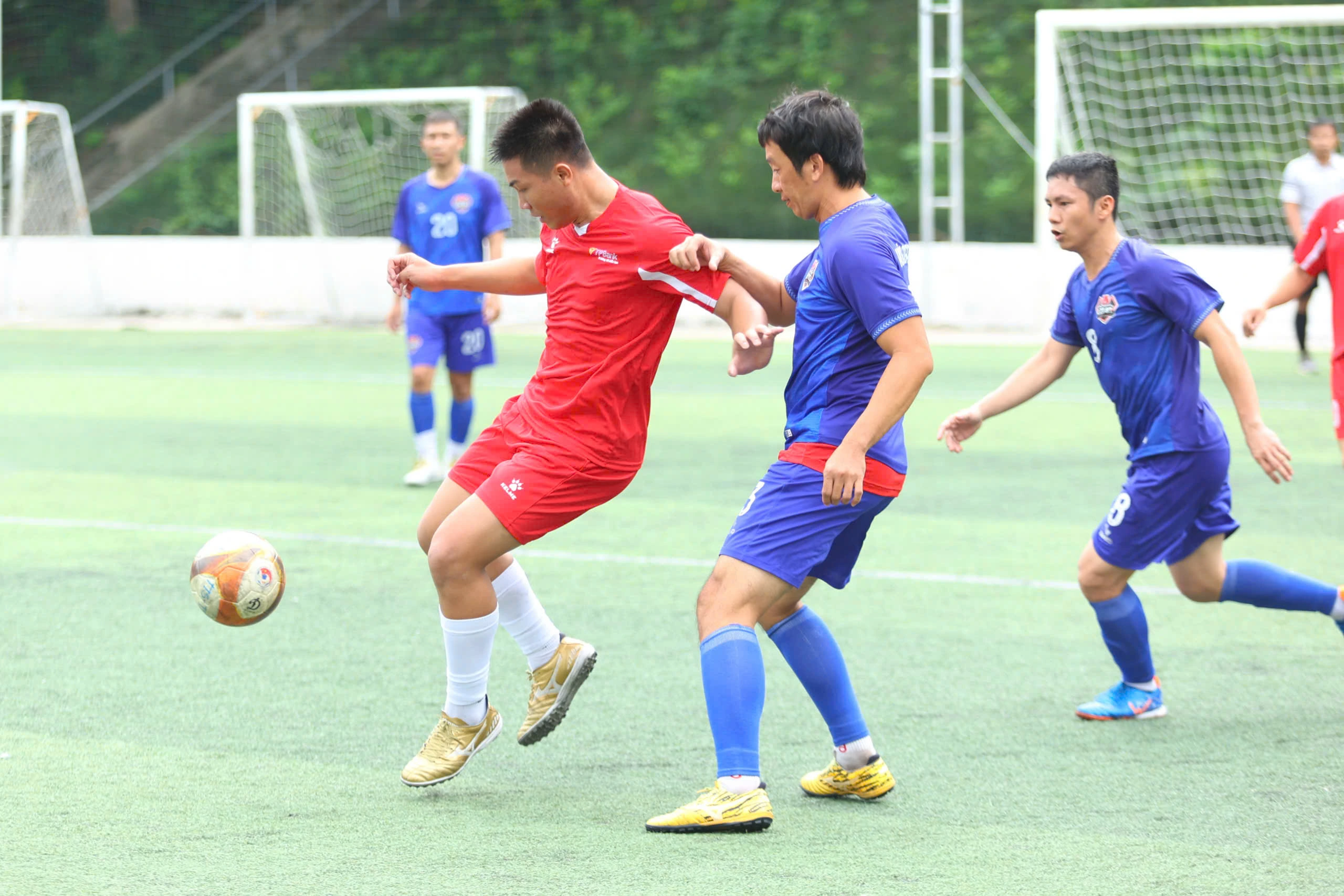 Sôi nổi, gay cấn tại giải bóng đá thiện nguyện Báo Thanh Niên