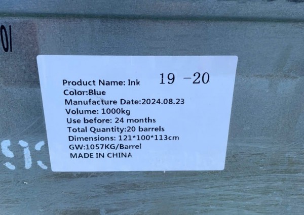 Người dân bắt quả tang 2 xe container đổ trộm chất lỏng màu xanh ra suối Người dân bắt quả tang 2 xe container đổ trộm chất lỏng màu xanh ra suối