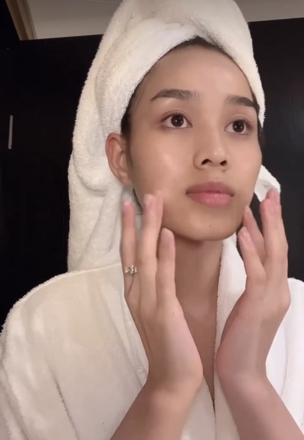 So kè mặt mộc 4 mỹ nhân Hoa hậu Việt Nam So kè mặt mộc 4 mỹ nhân Hoa hậu Việt Nam