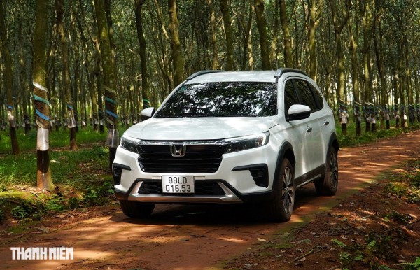 Xe nhập khẩu ồ ạt giảm giá 'tự cứu mình' Xe nhập khẩu ồ ạt giảm giá 'tự cứu mình'