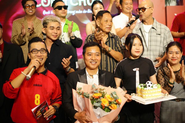 Một thời tiếc nuối của bóng đá Việt Nam qua hồi ký Nguyễn Hồng Sơn Một thời tiếc nuối của bóng đá Việt Nam qua hồi ký Nguyễn Hồng Sơn