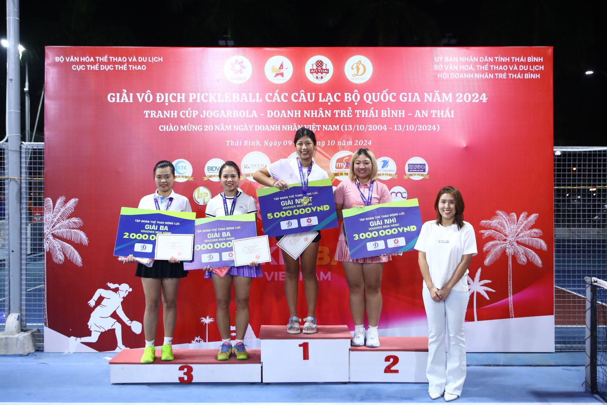 Tổng kết Giải vô địch Pickleball các CLB Quốc gia 2024: Dàn &quot;trai xinh gái đẹp&quot; lên đồ toả sáng - Ảnh 2.