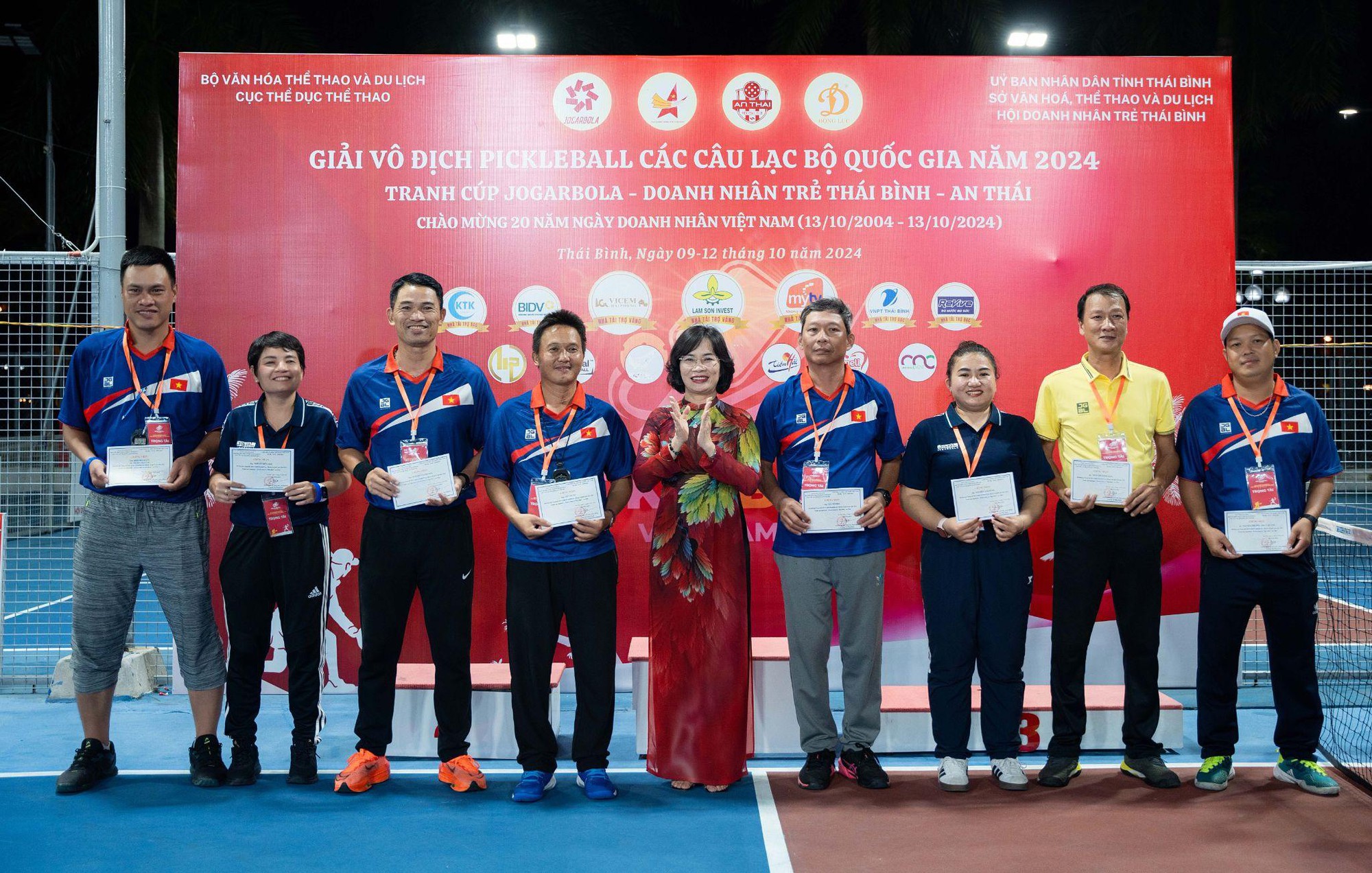 Tổng kết Giải vô địch Pickleball các CLB Quốc gia 2024: Dàn &quot;trai xinh gái đẹp&quot; lên đồ toả sáng - Ảnh 4.