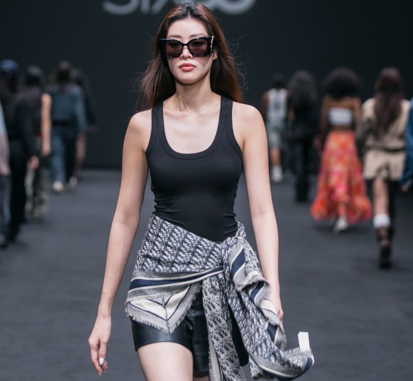 H’Hen Niê, Ngọc Châu catwalk trên giày cao 15cm trong show của Đỗ Mạnh Cường