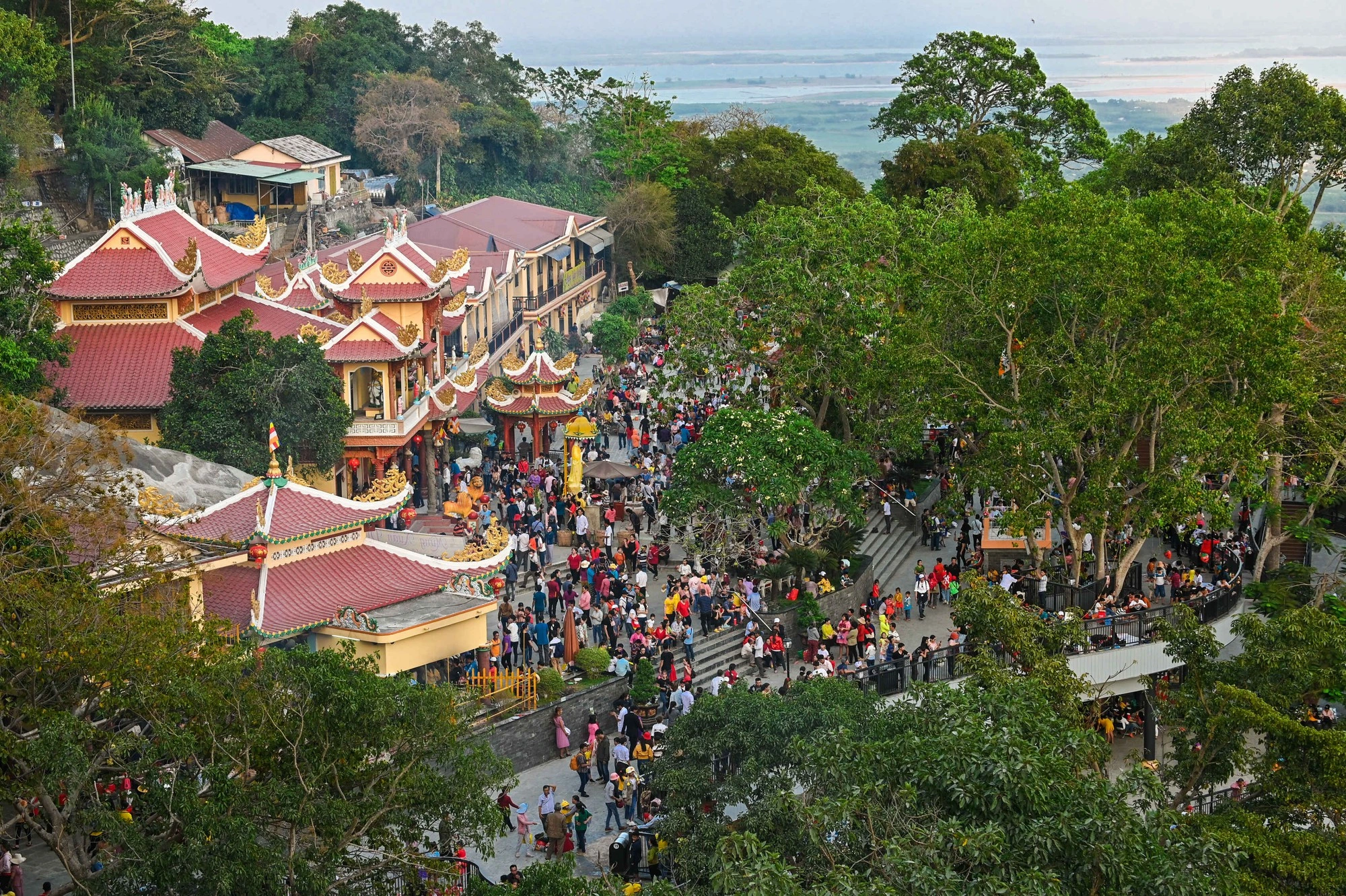 Núi Bà Đen - về miền đất linh thiêng