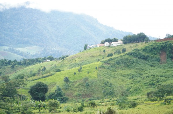 Kon Tum: Nguy cơ sạt lở ở Đăk Na uy hiếp khu dân cư, trường học