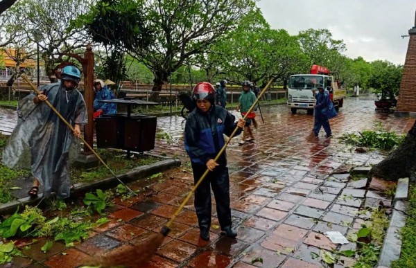 Sau bão Trà Mi, cố đô Huế nhanh chóng trở lại nhịp sống bình thường