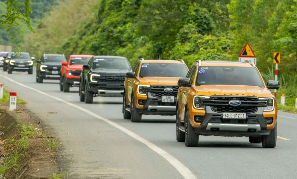 Ford Ranger hút khách nhất phân khúc xe bán tải, Mitsubishi Triton vượt Toyota Hilux