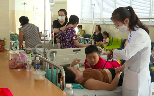 Thực phẩm ở tiệm bánh mì nghi gây ngộ độc ở Vũng Tàu đều nhiễm khuẩn - Ảnh 1. Thực phẩm ở tiệm bánh mì nghi gây ngộ độc ở Vũng Tàu đều nhiễm khuẩn - Ảnh 1.