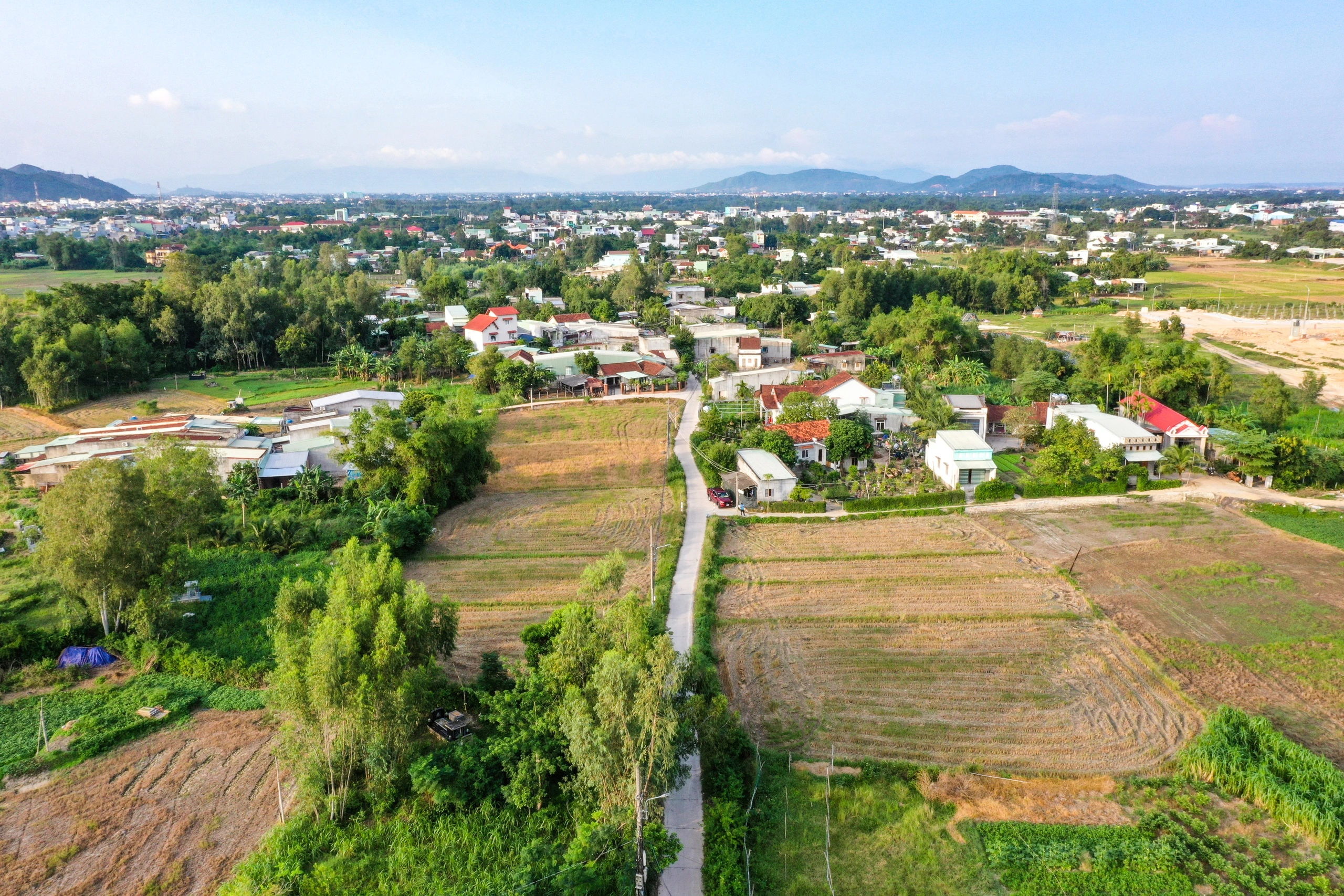 Dự án chặn lối thoát nước gây ngập úng khu dân cư