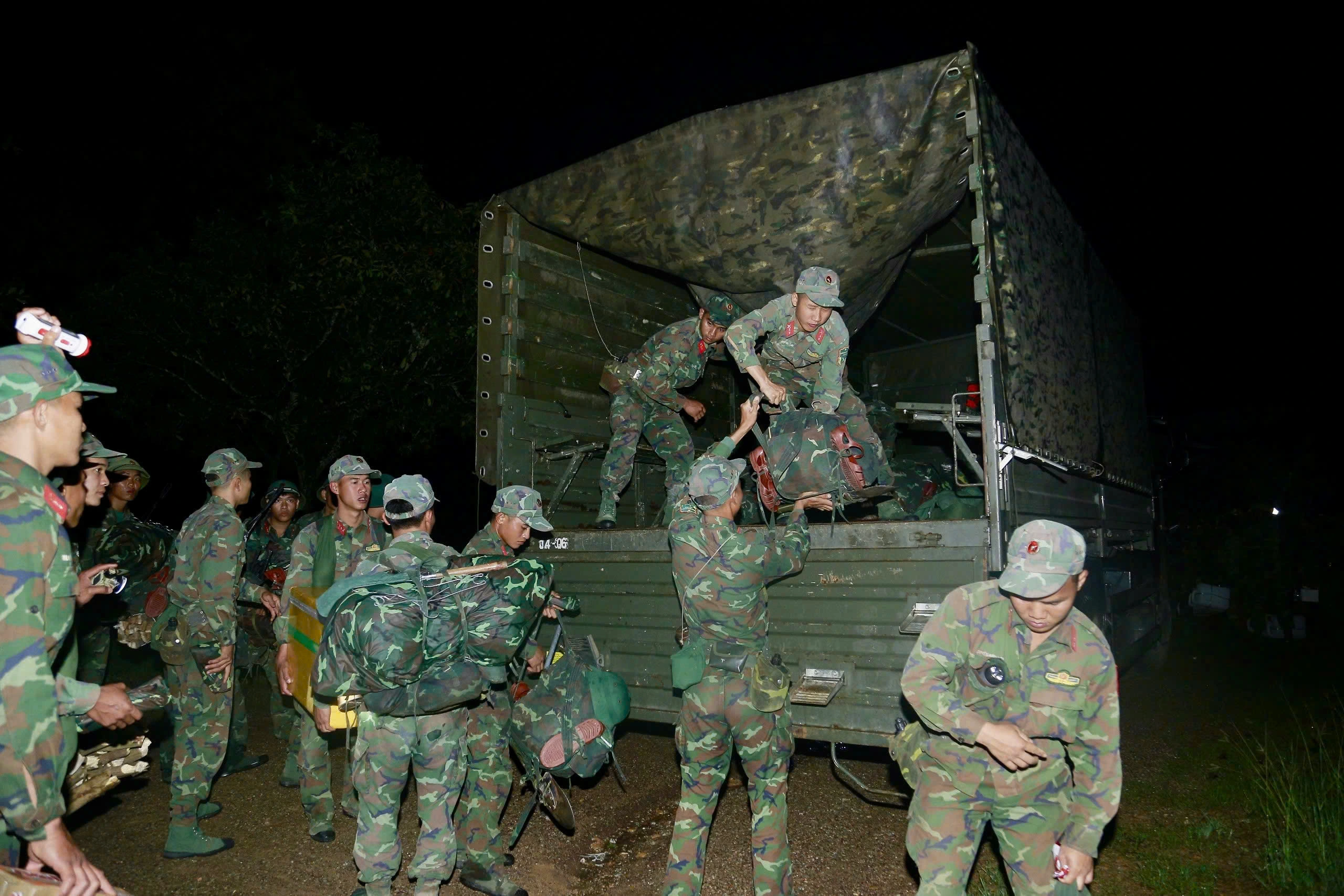 Vụ rơi máy bay quân sự YAK-130: Khoanh vùng tìm kiếm tại Gia Lai