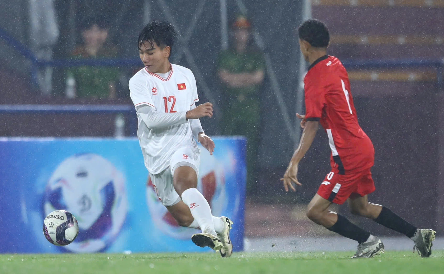 HLV Roland: 'Giấc mơ World Cup không ngoài tầm với U.17 Việt Nam' HLV Roland: 'Giấc mơ World Cup không ngoài tầm với U.17 Việt Nam'