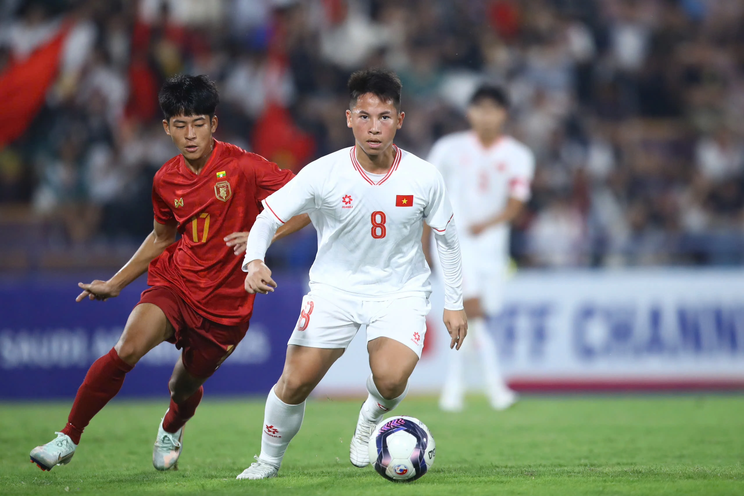 HLV Roland: 'Giấc mơ World Cup không ngoài tầm với U.17 Việt Nam' HLV Roland: 'Giấc mơ World Cup không ngoài tầm với U.17 Việt Nam'