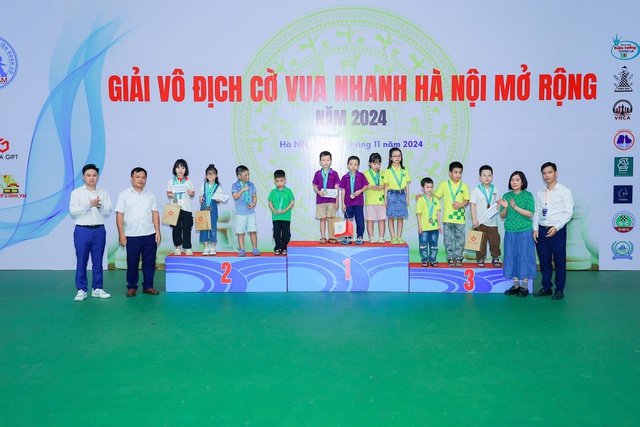 Bế mạc Giải Cờ vua nhanh Hà Nội mở rộng năm 2024: Xác định các nhà vô địch - Ảnh 2. Bế mạc Giải Cờ vua nhanh Hà Nội mở rộng năm 2024: Xác định các nhà vô địch - Ảnh 2.