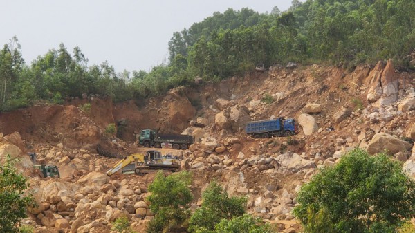 Bình Định: Tăng cường kiểm tra trữ lượng, công suất khai thác tại các mỏ đá